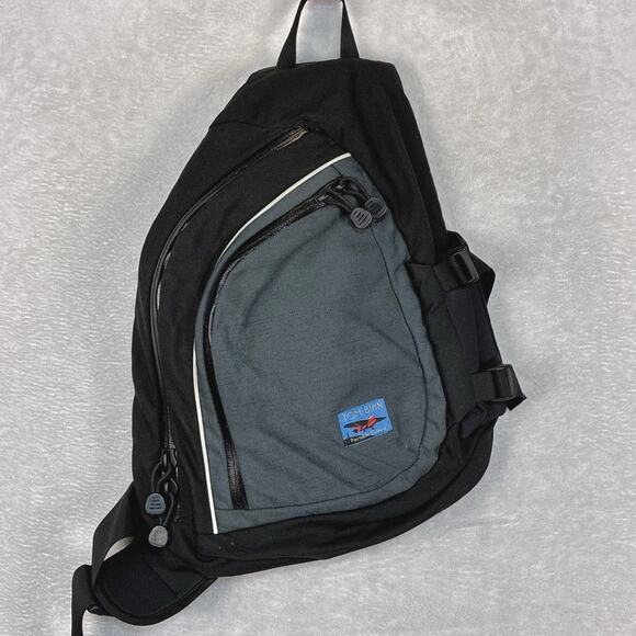 VTG Tom Bihn Buzz Sling Bag Black Gray 15" Laptop Retired Model Y2K Messenger - Picture 1 of 9